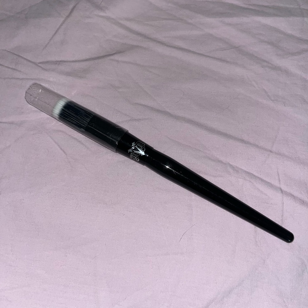 Kat Von D Beauty Flat Stippling Brush